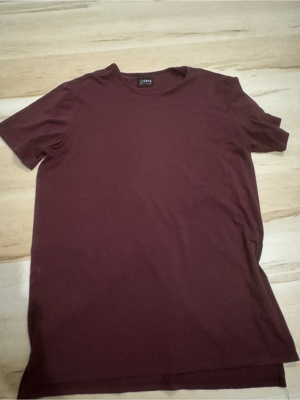 Cuts Clothing Men's Crew Neck T-Shirt in Burgundy